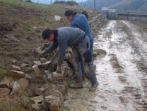 Rebuilding ancient stone walls